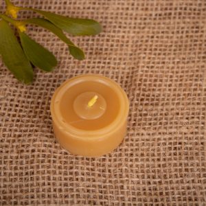 Teelicht handgegossen aus 100% Bienenwachs