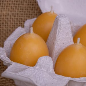 Frühlingslicht 1 Eikerze aus 100% Bienenwachs